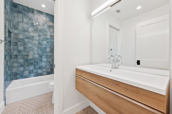 Bathroom, Interior, Recessed Lighting