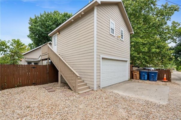 Detached Garage, Exterior