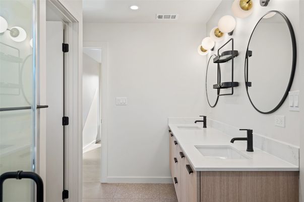 Bathroom, Dual Sink Vanities, Interior, Recessed Lighting