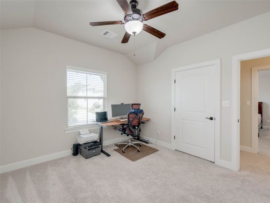 Home Office, Interior