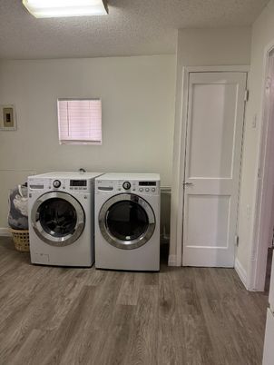 Interior, Washer, Wood Texture Flooring