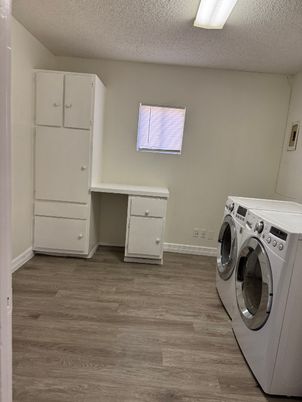 Interior, Washer, Wood Texture Flooring