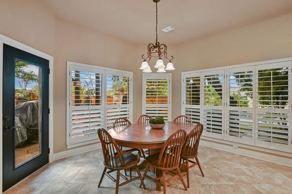 Chandelier, Dining room, Interior