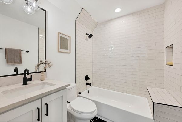 Bathroom, Interior, Recessed Lighting