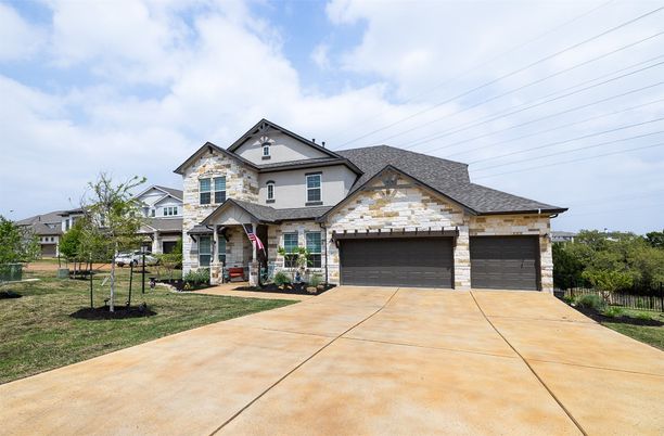 Attached, Exterior, Facade, Brick Traditional