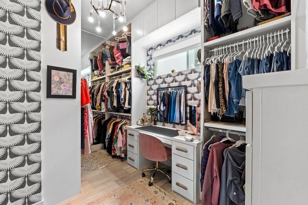 Interior, Walk-in Closets, Wood Texture Flooring