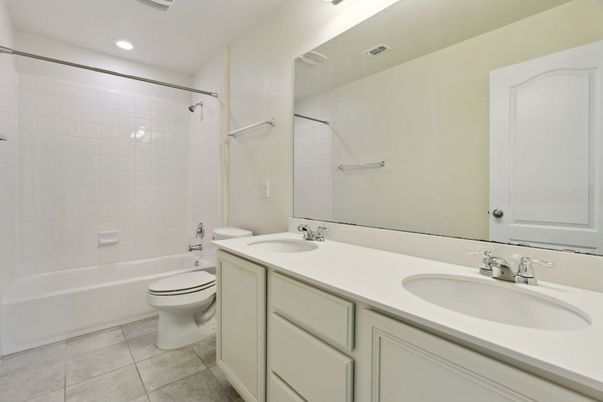 Bathroom, Dual Sink Vanities, Interior, Recessed Lighting