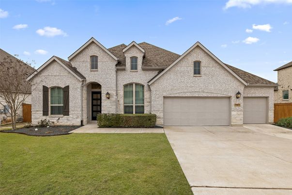 Attached, Exterior, Facade, Brick Traditional