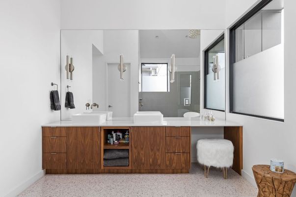 Bathroom, Dual Sink Vanities, Interior
