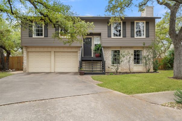 Attached, Exterior, Facade, Raised Ranch