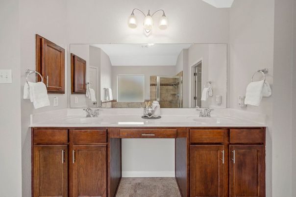 Bathroom, Dual Sink Vanities, Interior