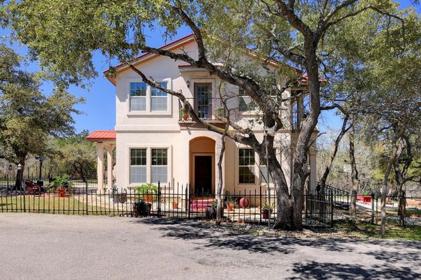 Exterior, Facade, Spanish Mediterranean
