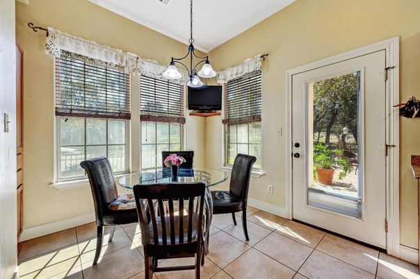 Chandelier, Dining room, Interior, Pendant Lights