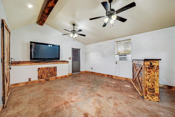 Empty room, Interior, Recessed Lighting, Wooden Beams