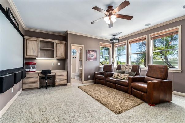 Home Office, Interior