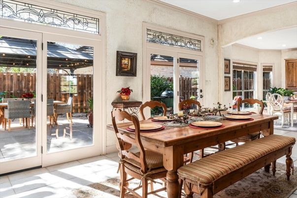 Dining room, Interior, Recessed Lighting