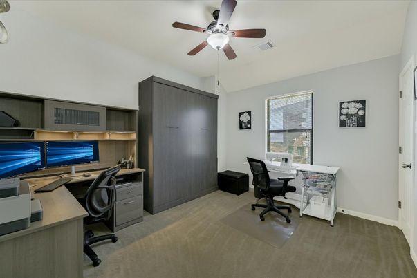 Home Office, Interior