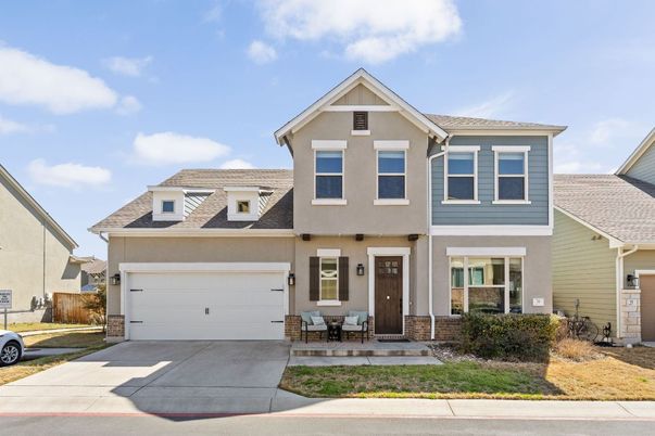 Attached, Exterior, Facade, American Craftsman
