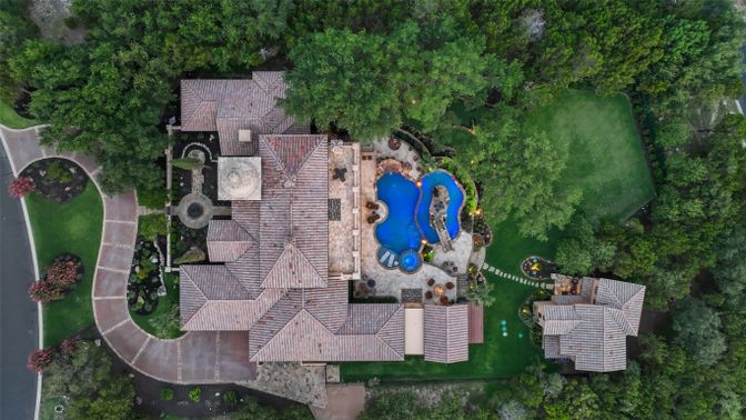 Exterior, Drone