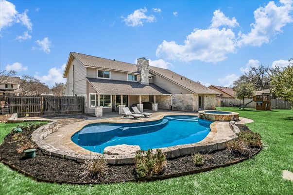 Exterior, Playground, Pool