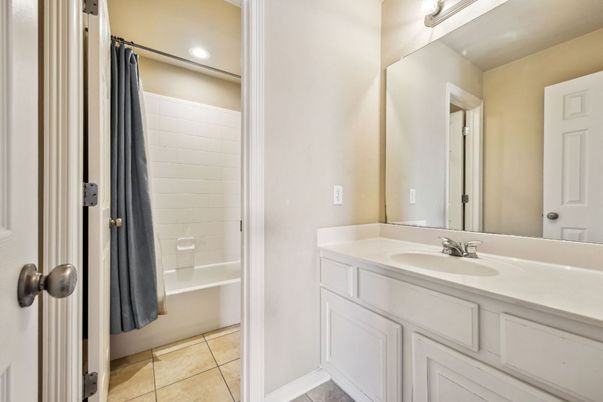 Bathroom, Interior, Recessed Lighting
