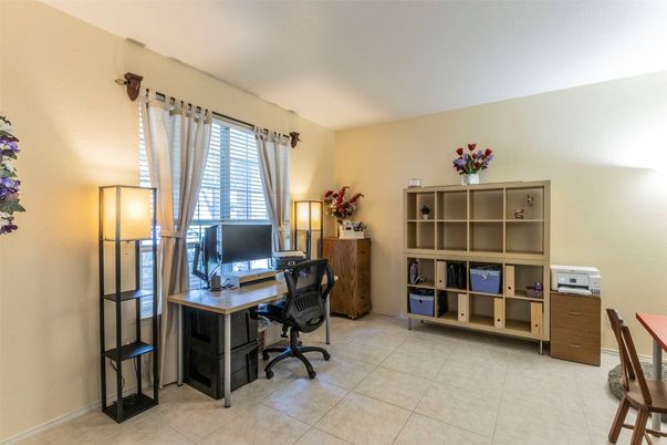 Home Office, Interior
