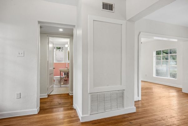 Interior, Recessed Lighting, Wood Texture Flooring