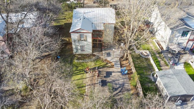 Exterior, Drone