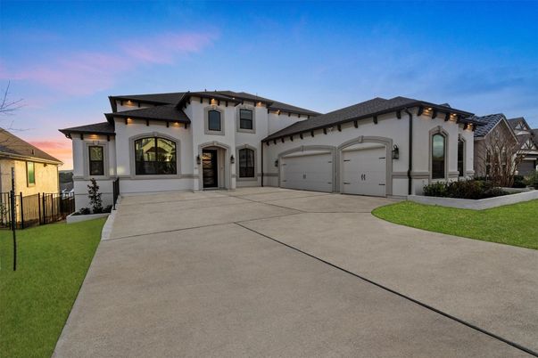 Attached, Exterior, Facade, Spanish Mediterranean