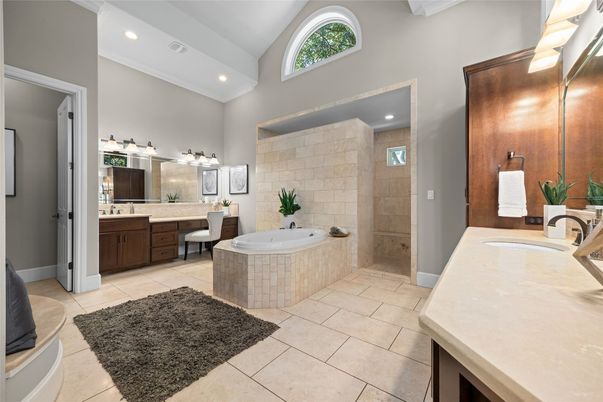 Bathroom, Dual Sink Vanities, Interior, Recessed Lighting