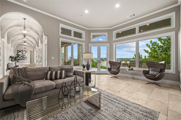 Interior, Living room, Pendant Lights, Recessed Lighting