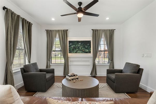 Interior, Living room, Recessed Lighting, Wood Texture Flooring