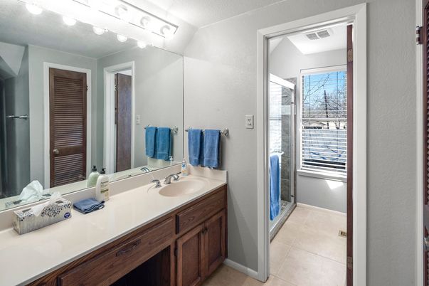 Bathroom, Dual Sink Vanities, Interior