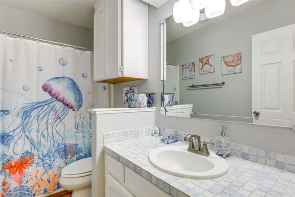 Bathroom, Interior, Tile Countertops