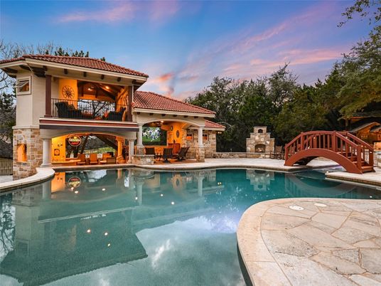 Exterior, Fireplace, Pool