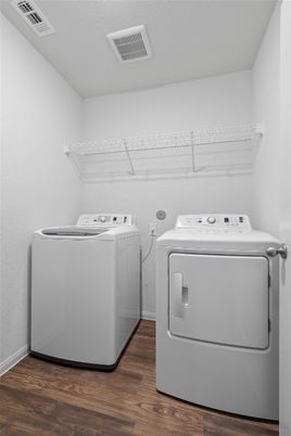 Interior, Utility Closets, Washer, Wood Texture Flooring