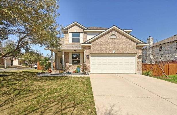 Attached, Exterior, Facade, Brick Traditional