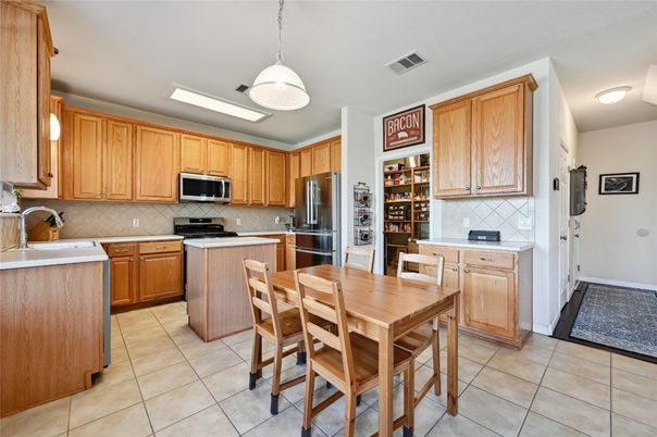 Dining room, Interior, Kitchen, Pendant Lights, Stainless Steel Appliances