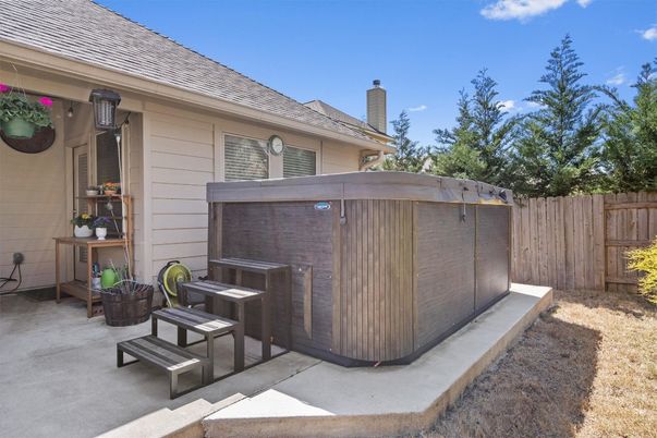 Exterior, Hot Tub