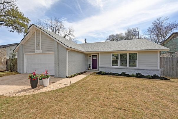Attached, Exterior, Facade, Ranch