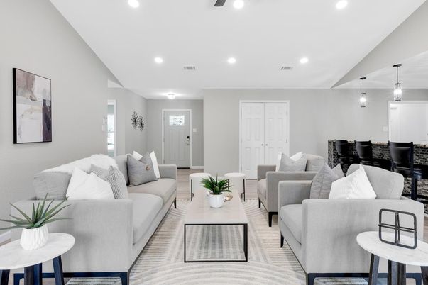 Dining room, Interior, Living room, Pendant Lights, Recessed Lighting