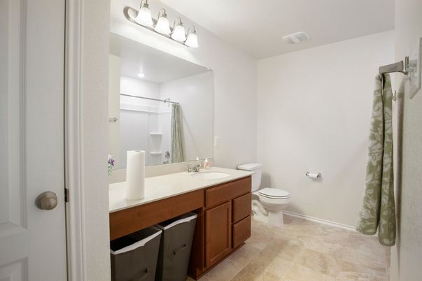 Bathroom, Dual Sink Vanities, Interior, Recessed Lighting
