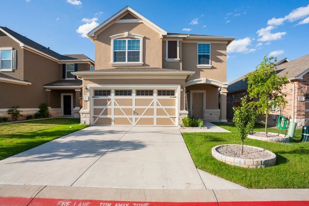 Attached, Exterior, Facade, American Craftsman