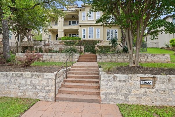 Exterior, Facade, Mediterranean