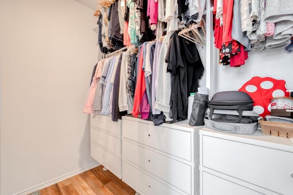 Interior, Walk-in Closets, Wood Texture Flooring