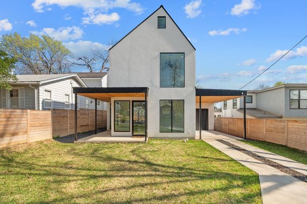 Backyard, Exterior, Facade, Farmhouse