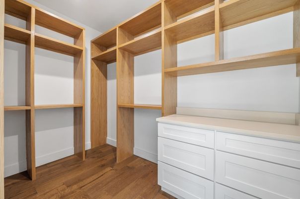 Interior, Walk-in Closets, Wood Texture Flooring