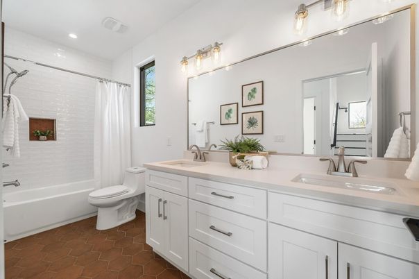 Bathroom, Dual Sink Vanities, Interior, Recessed Lighting