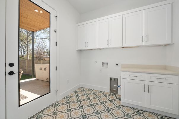 Fireplace, Interior, Recessed Lighting