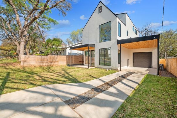 Attached, Backyard, Exterior, Facade, Modern